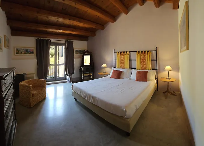 Relais Casa Mirabile * Менфи