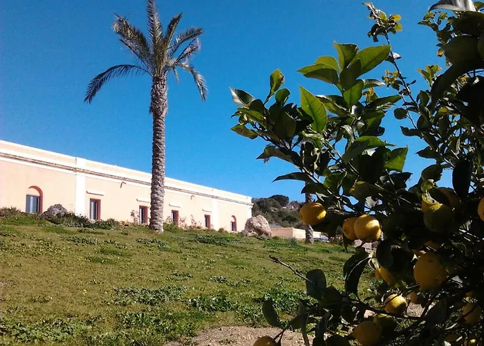Relais Casa Mirabile Летний дом Менфи